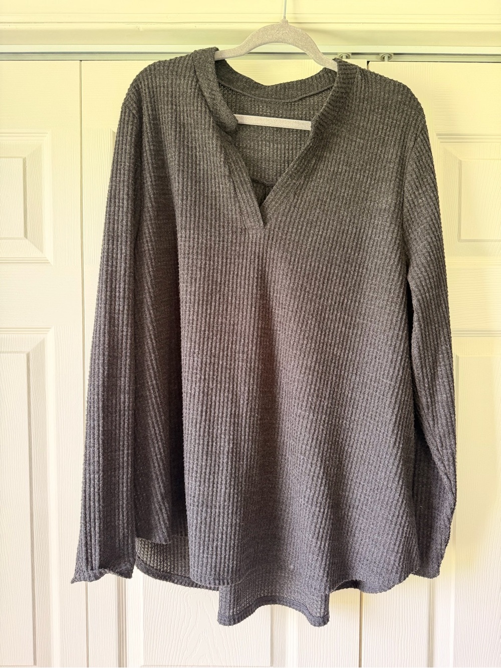 Source Unknown Gray Ribbed V-Neck Tunic Top